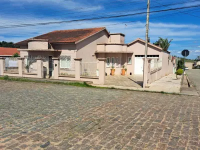 Imagem de Casa duas garagens bairro Triângulo.