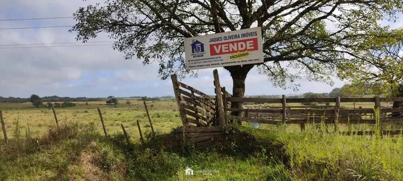 Imagem de Campo para agropecuária perto da cidade