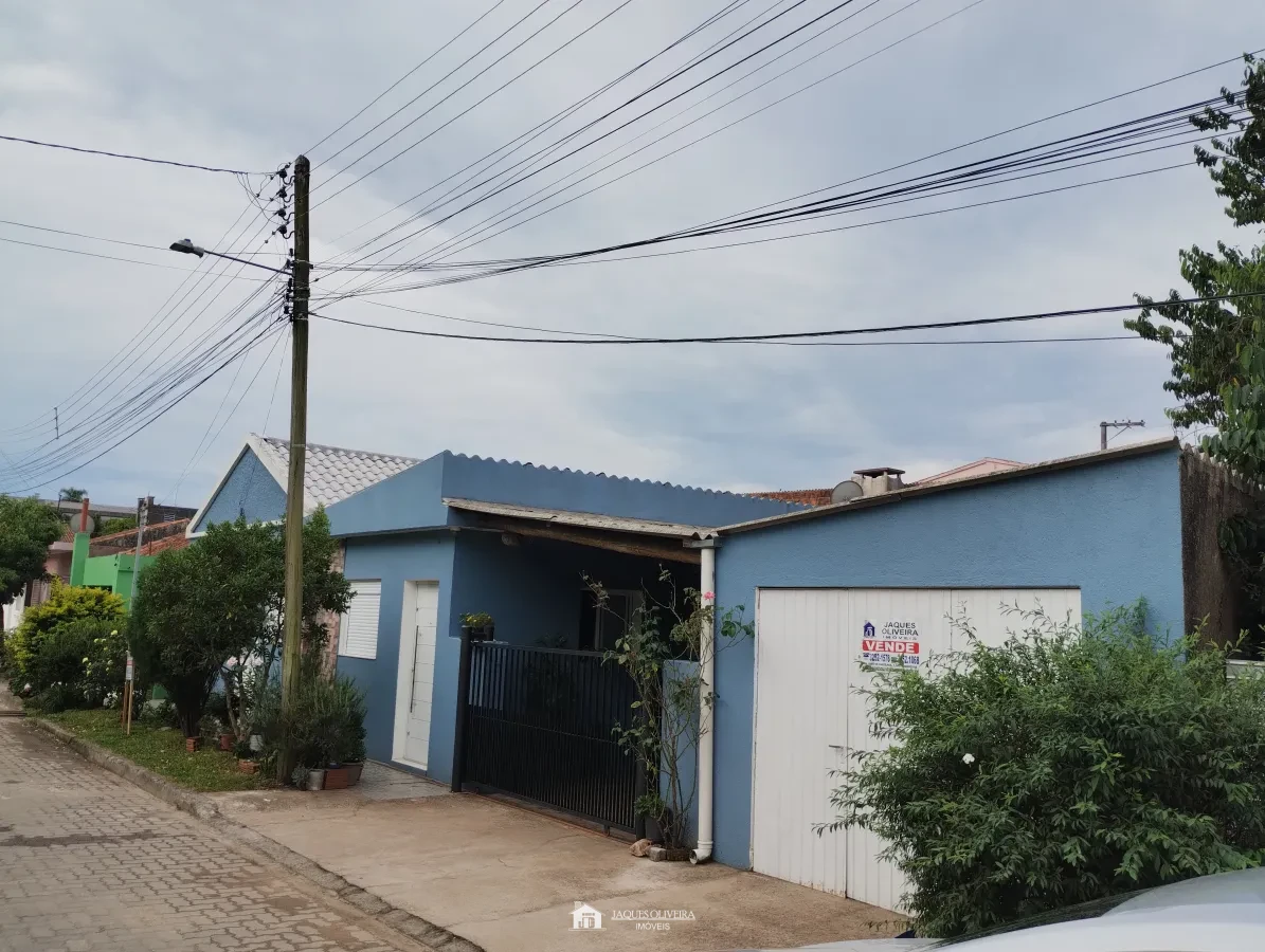 Imagem de Casa bairro Isabel com tres dormitórios e duas garagens.