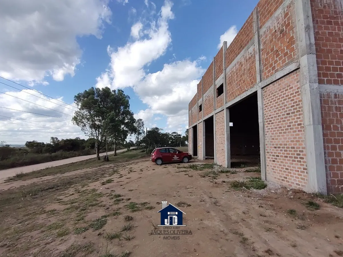 Imagem de Pavilhão Comercial em fase de Acabamento