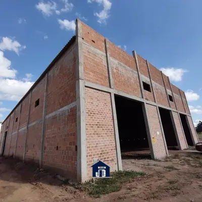 Imagem de Pavilhão Comercial em fase de Acabamento