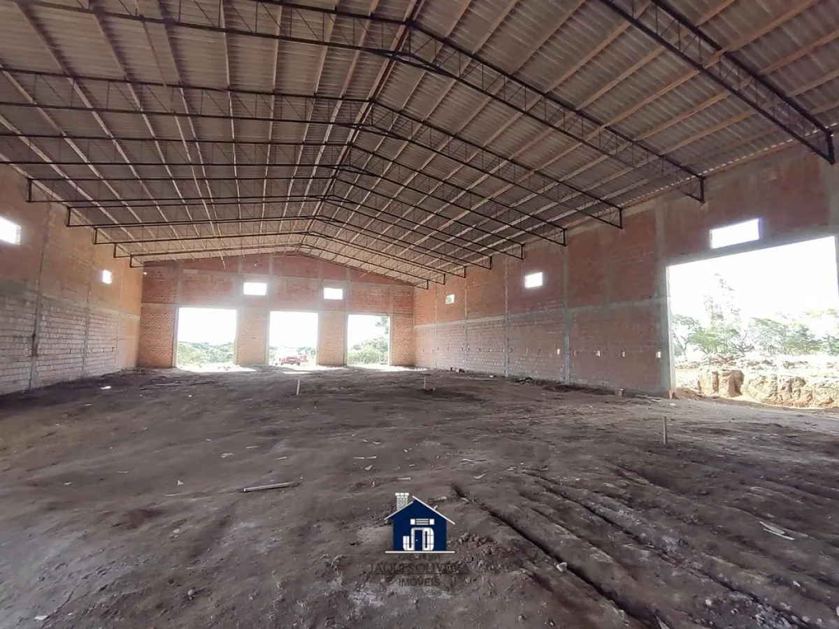 Imagem de Pavilhão Comercial em fase de Acabamento