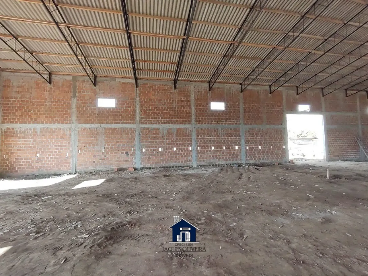 Imagem de Pavilhão Comercial em fase de Acabamento