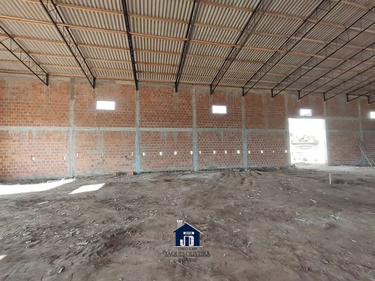 Imagem de Pavilhão Comercial em fase de Acabamento