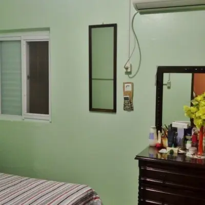 Imagem de Casa com outra casa aos fundos no Fragata