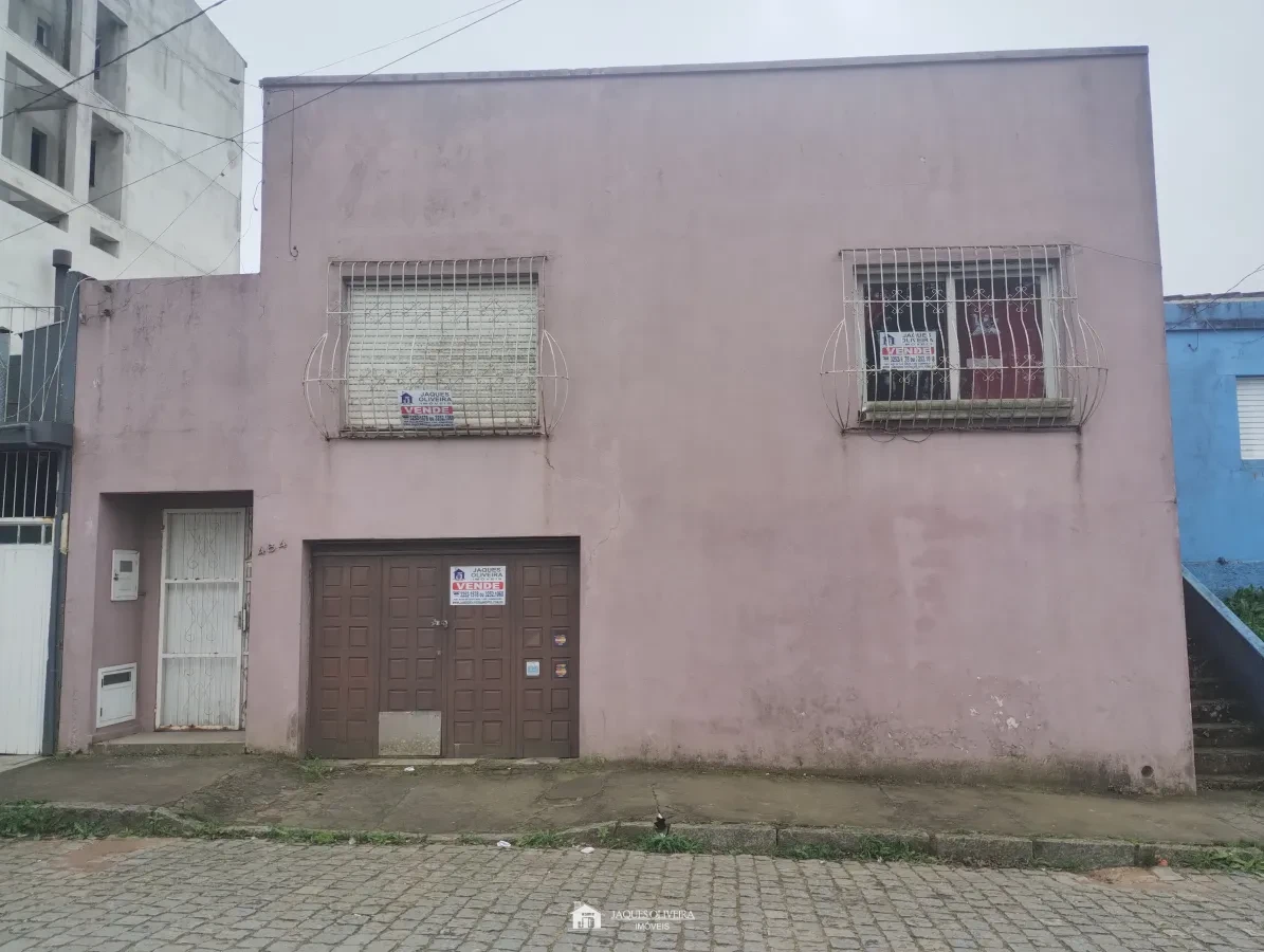 Imagem de Casa com garagem em região central
