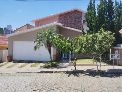 Imagem de Casa de alto padrão na zona nobre da cidade