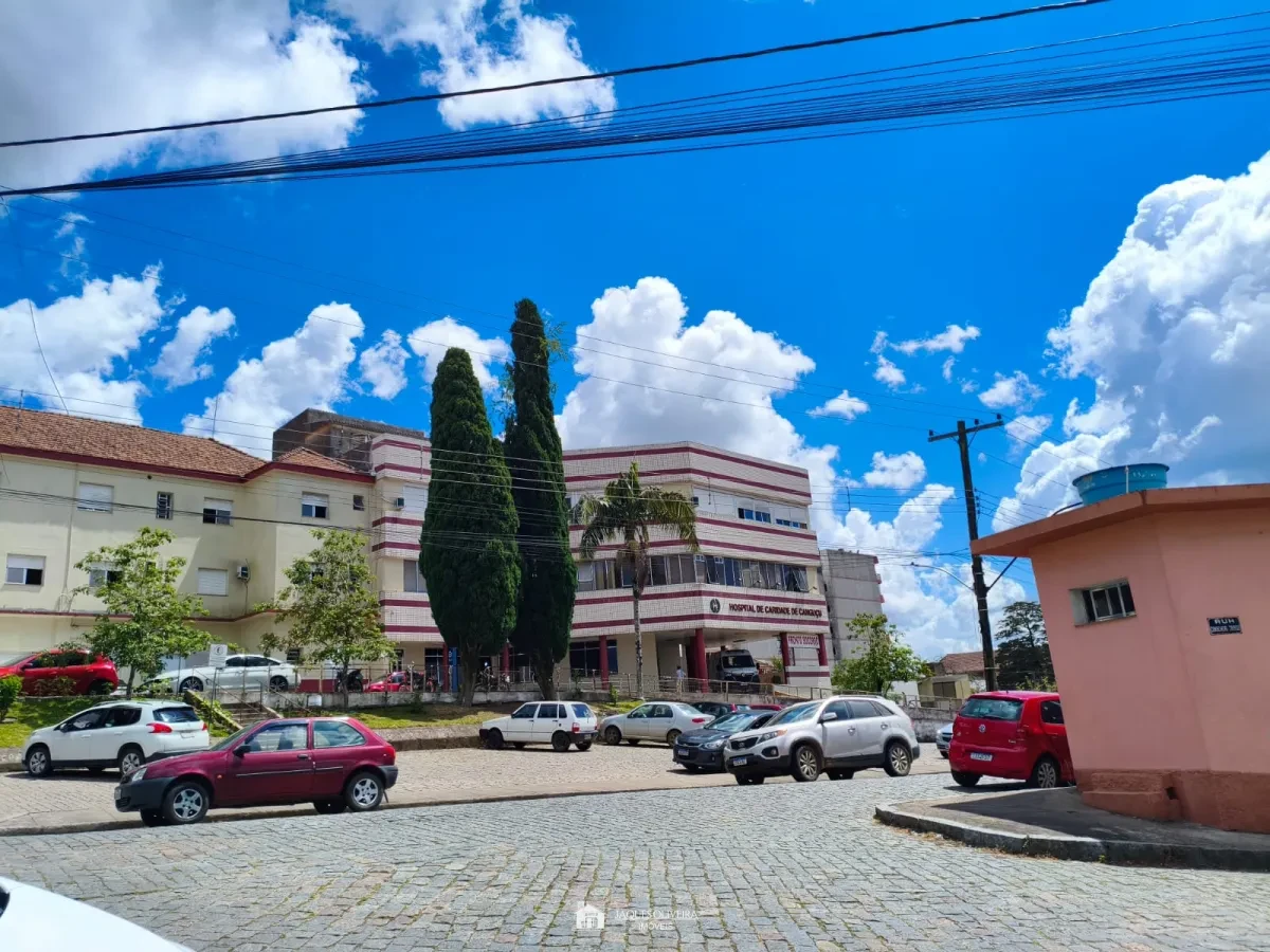Imagem de Sobrado Comercial de esquina com o hospital, excelente ponto para consultório médico