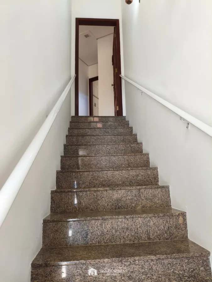 Imagem de Sobrado Comercial de esquina com o hospital, excelente ponto para consultório médico