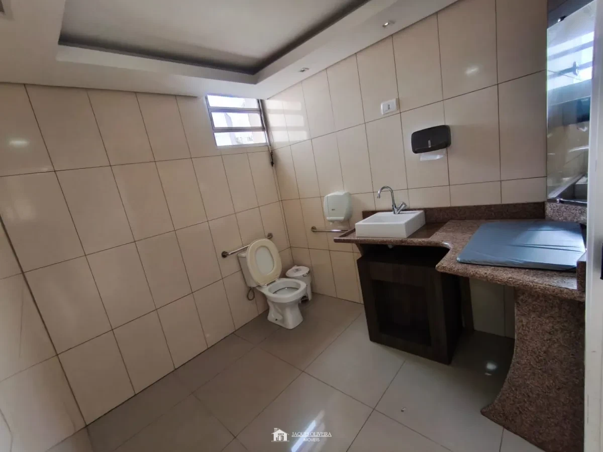 Imagem de Sobrado Comercial de esquina com o hospital, excelente ponto para consultório médico