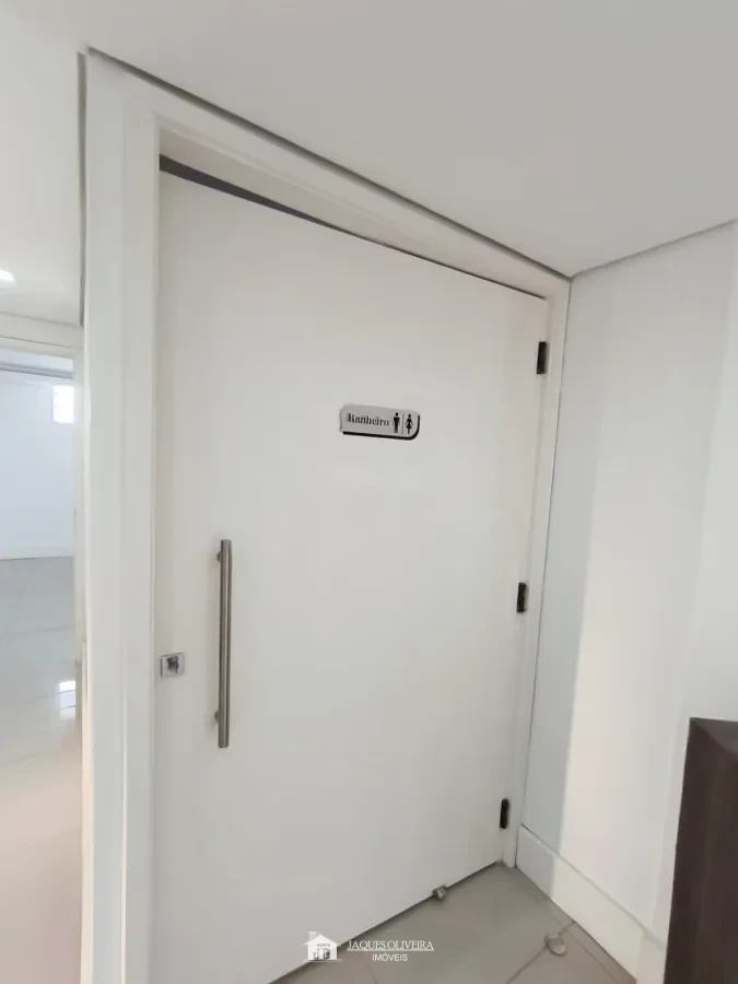 Imagem de Sobrado Comercial de esquina com o hospital, excelente ponto para consultório médico