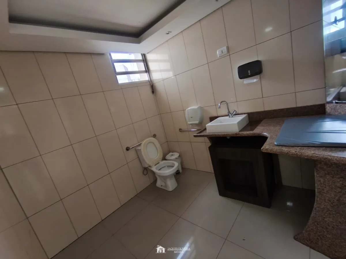 Imagem de Sobrado Comercial de esquina com o hospital, excelente ponto para consultório médico