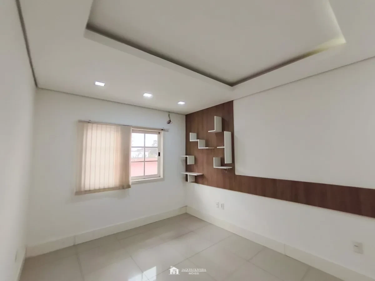 Imagem de Sobrado Comercial de esquina com o hospital, excelente ponto para consultório médico