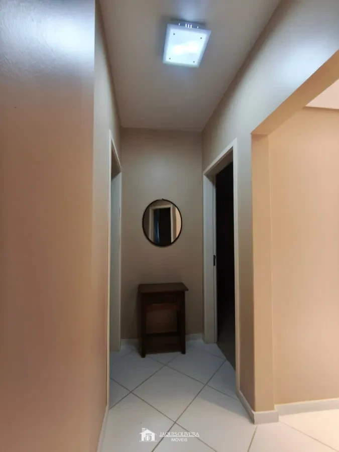 Imagem de Apartamento Central de frente (Semimobiliado), em prédio com elevador