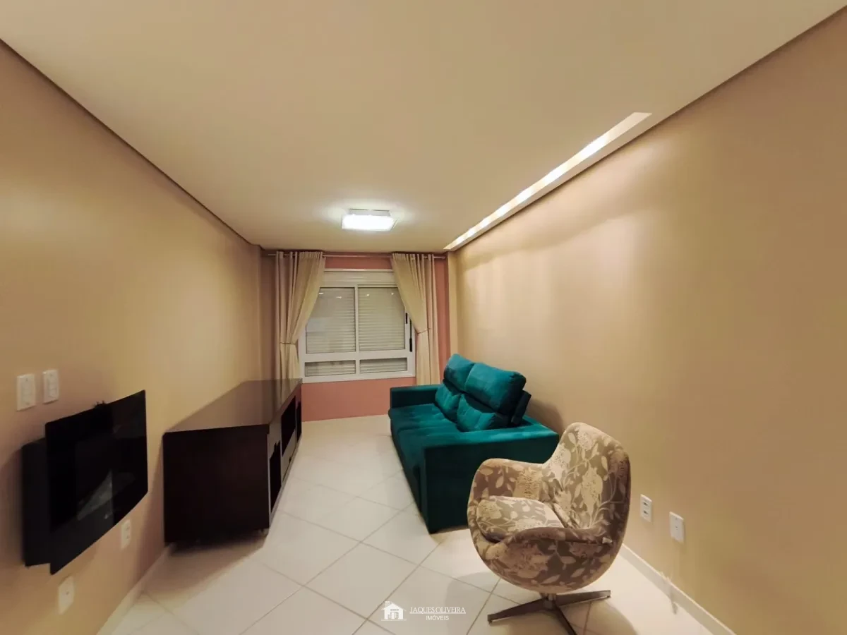 Imagem de Apartamento Central de frente (Semimobiliado), em prédio com elevador