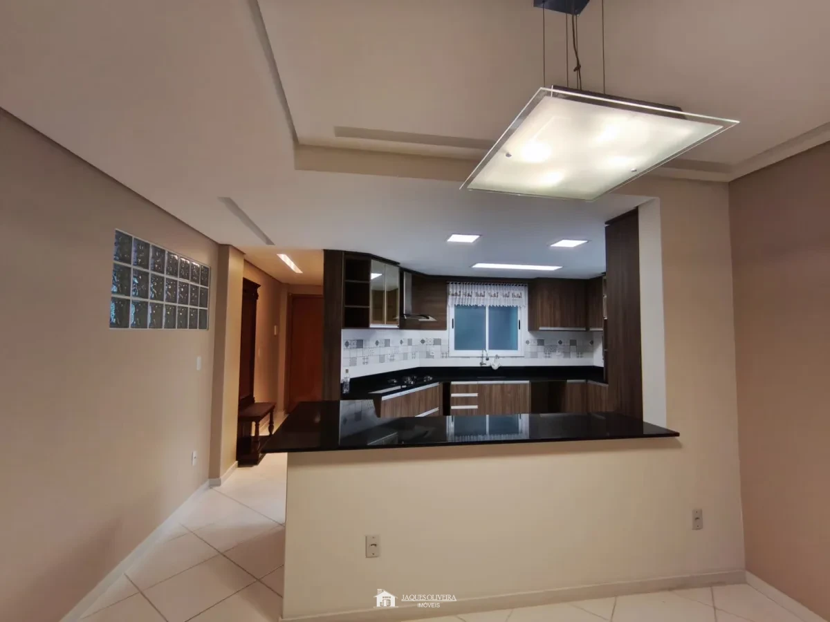 Imagem de Apartamento Central de frente (Semimobiliado), em prédio com elevador