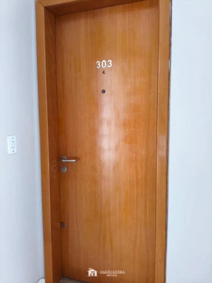 Imagem de Apartamento Central de frente (Semimobiliado), em prédio com elevador