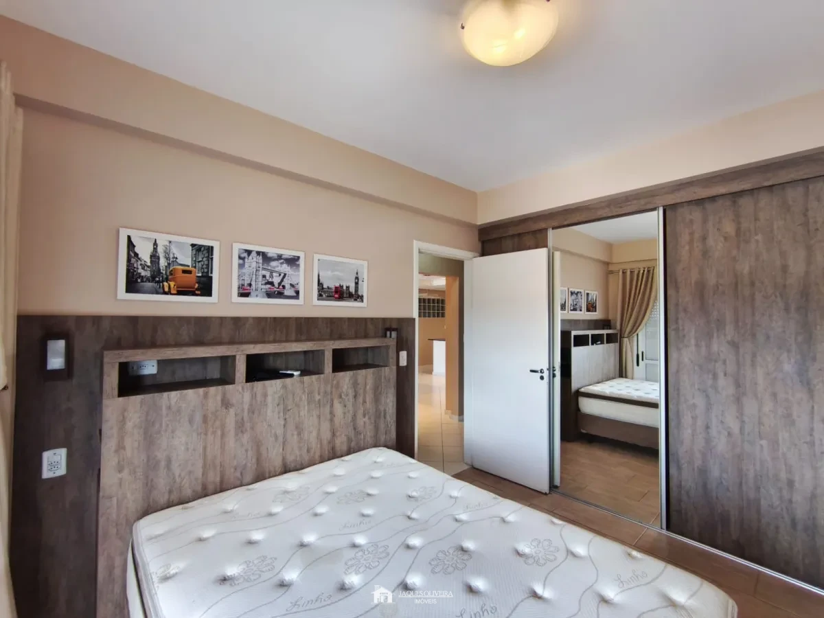 Imagem de Apartamento Central de frente (Semimobiliado), em prédio com elevador