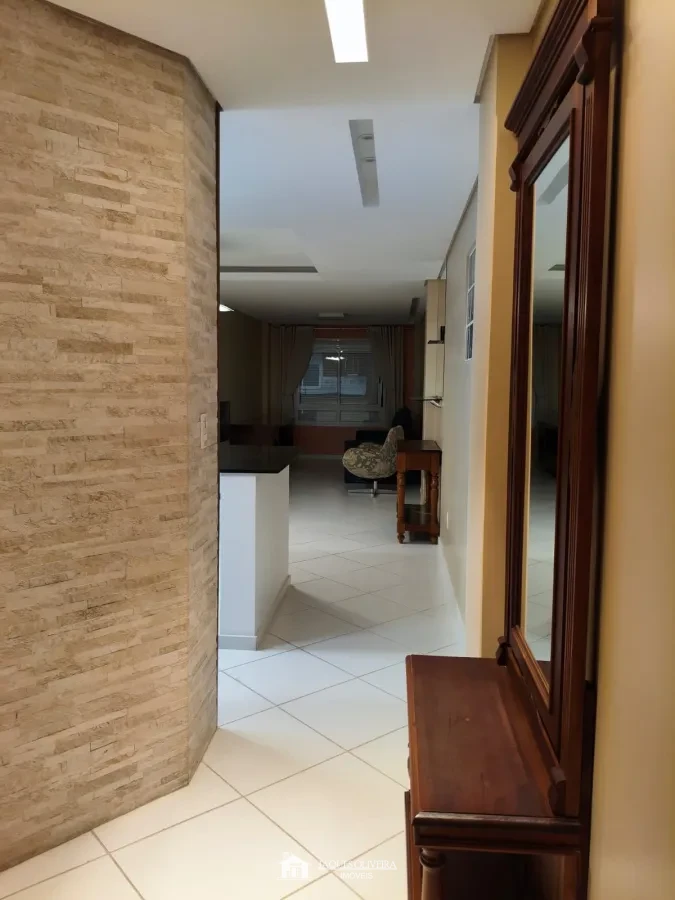 Imagem de Apartamento Central de frente (Semimobiliado), em prédio com elevador