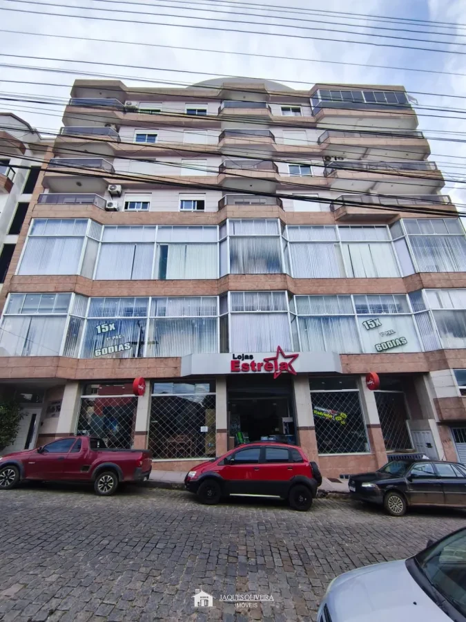 Imagem de Apartamento Central de frente (Semimobiliado), em prédio com elevador