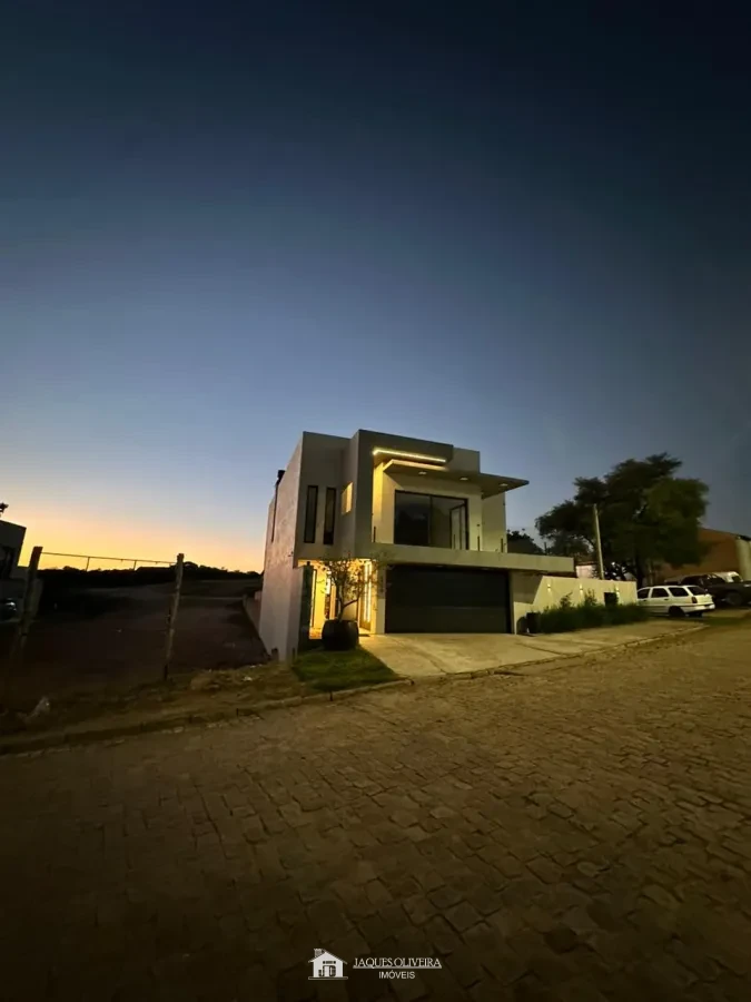 Casa de esquina com terreno amplo. - Triângulo, Canguçu [3848]