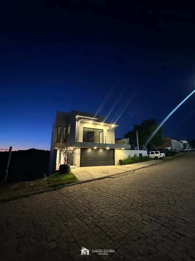 Casa de esquina com terreno amplo. - Triângulo, Canguçu [3848]