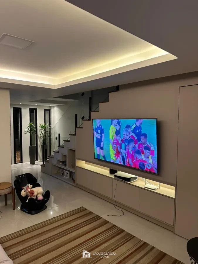 Casa de esquina com terreno amplo. - Triângulo, Canguçu [3848]