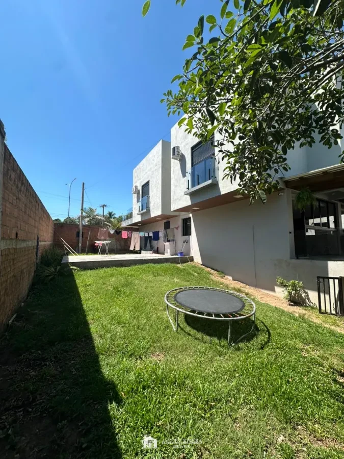 Casa de esquina com terreno amplo. - Triângulo, Canguçu [3848]