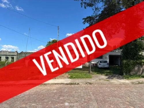 Imagem de Duas Casas com Terreno Amplo