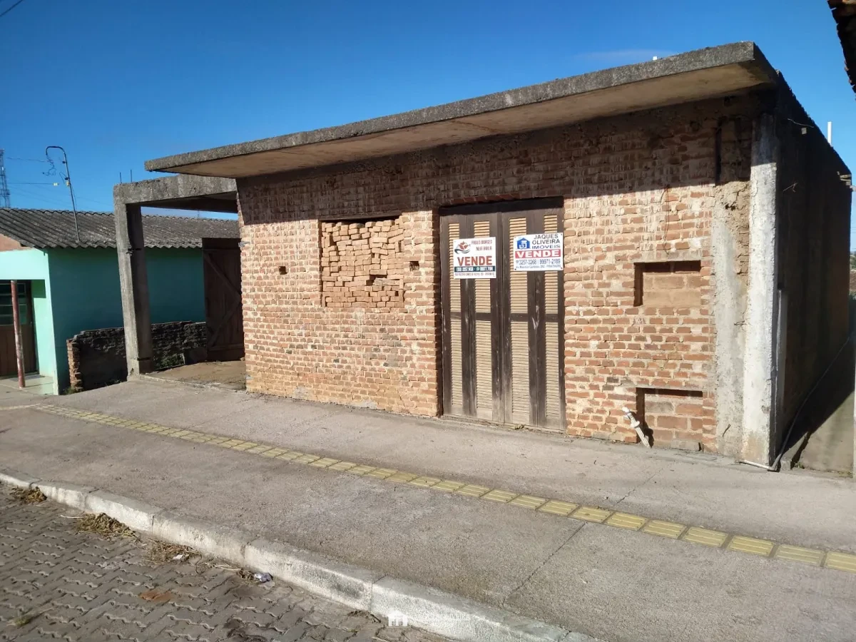 Casa por terminar em ótima localização. - Centro, Piratini [3829]