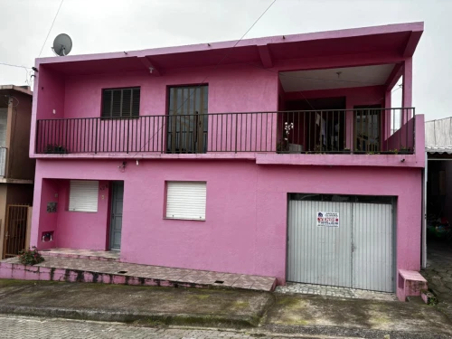 Imagem de Sobrado, contendo duas casas