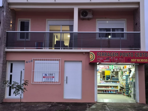 Imagem de Duas Casas Residenciais e mais uma sala comercial