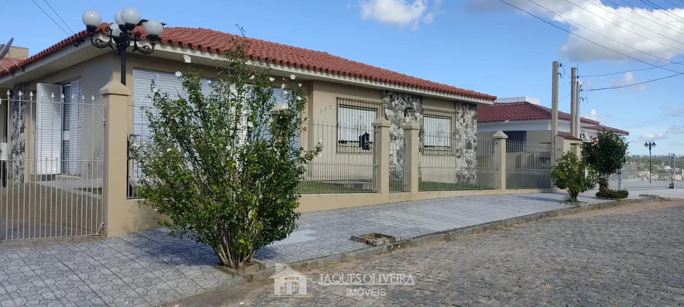 Imagem de Casa de moradia e Apartamento com  terreno ao lado