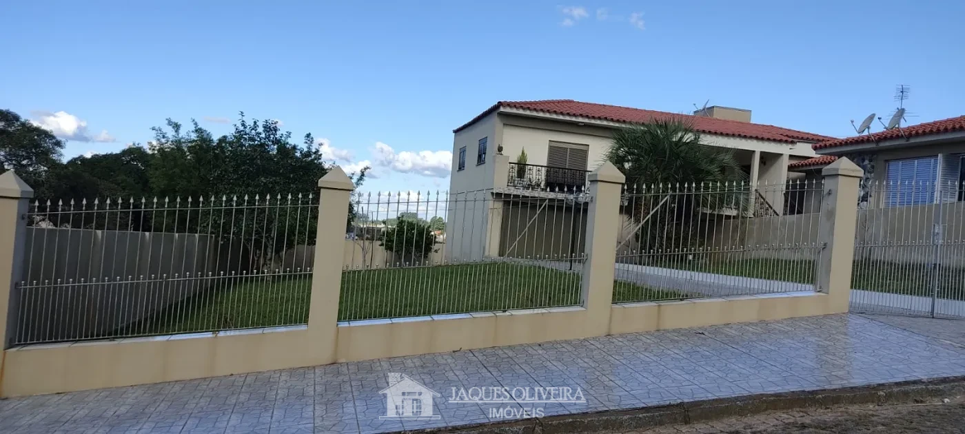 Imagem de Casa de moradia e Apartamento com  terreno ao lado