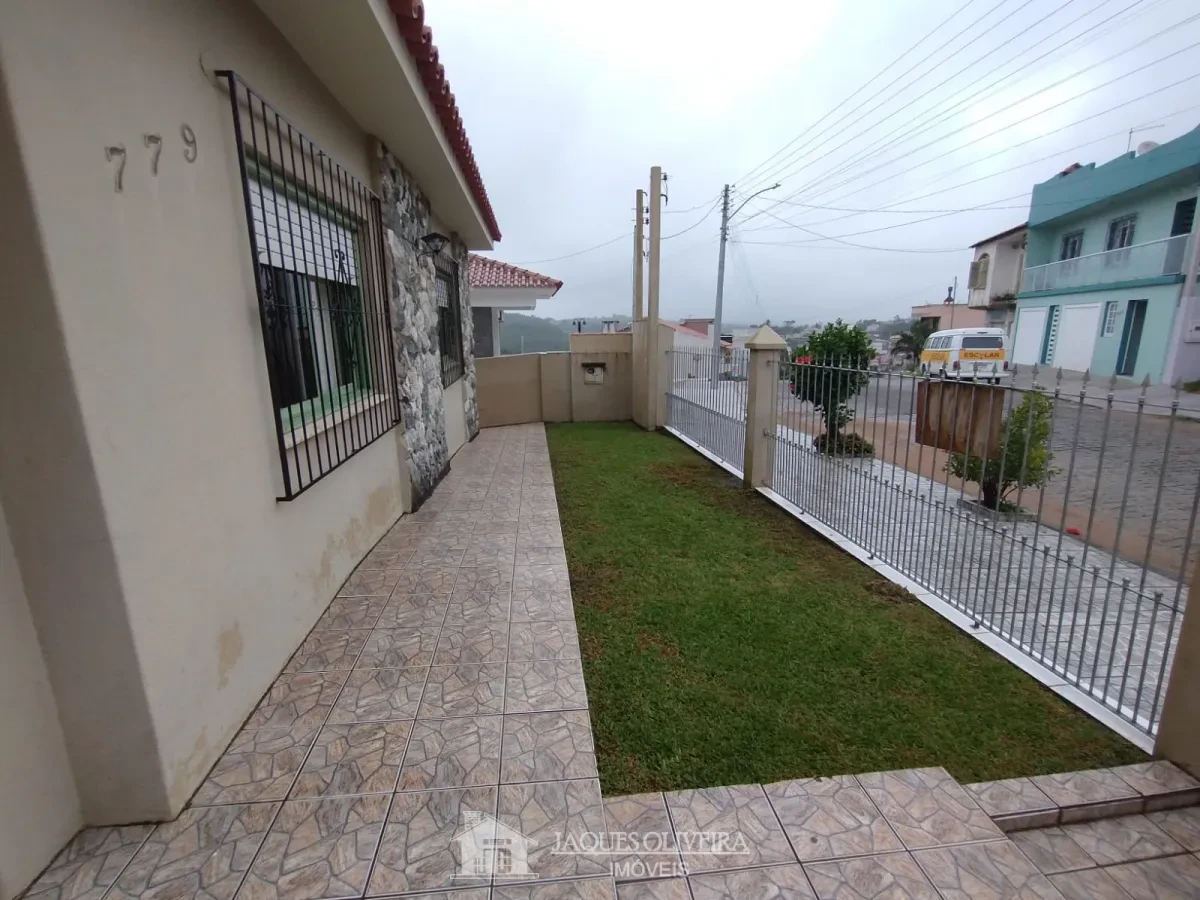 Imagem de Casa de moradia e Apartamento com  terreno ao lado