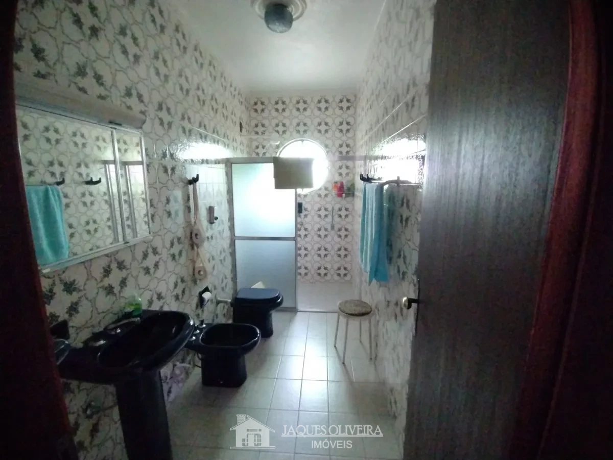 Imagem de Casa de moradia e Apartamento com  terreno ao lado