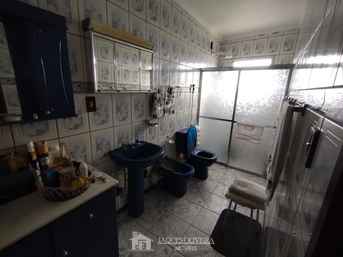 Imagem de Casa de moradia e Apartamento com  terreno ao lado