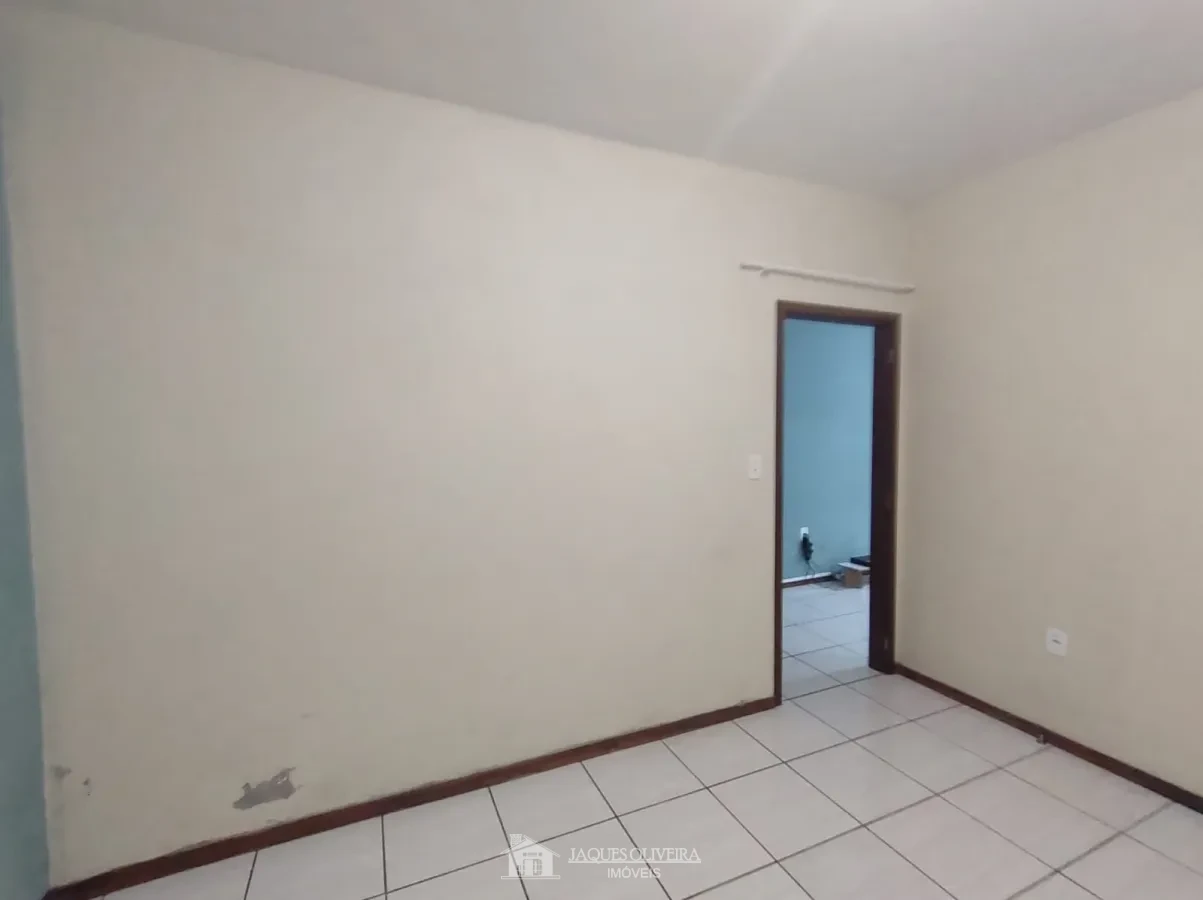 Imagem de IMÓVEL COMERCIAL COM UMA CASA RESIDENCIAL