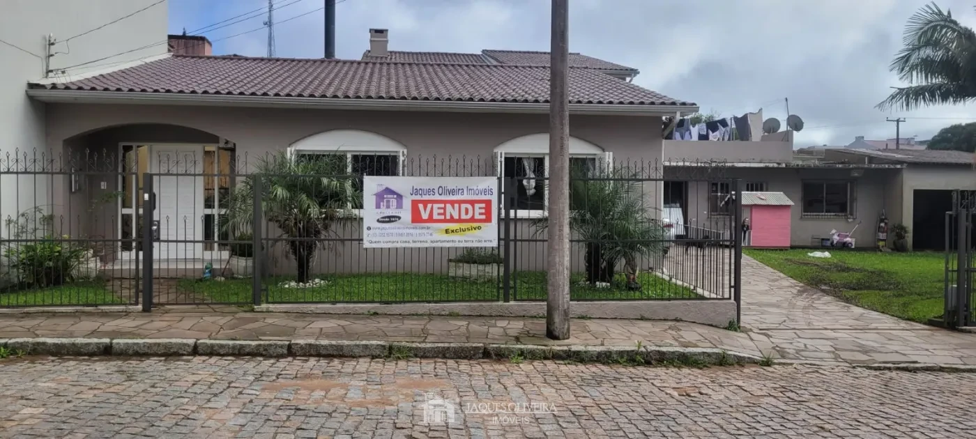 Imagem de Casa grande com salão de festa e excelente localização