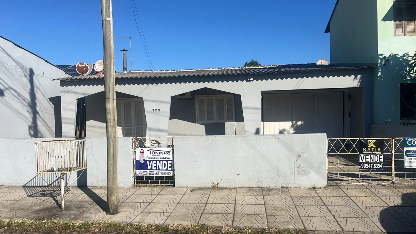 Imagem de CASA NA RUA FERNANDO DE NORONHA 129