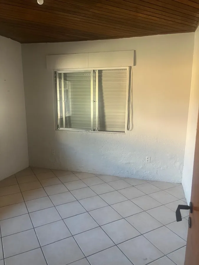 Imagem de CASA NA RUA FERNANDO DE NORONHA 129