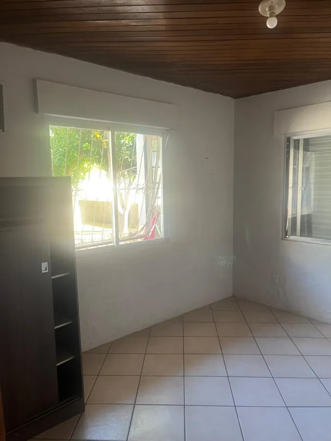 Imagem de CASA NA RUA FERNANDO DE NORONHA 129