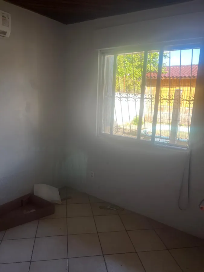 Imagem de CASA NA RUA FERNANDO DE NORONHA 129