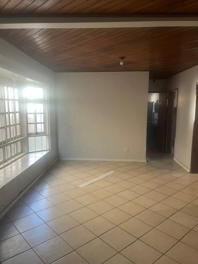 Imagem de CASA NA RUA FERNANDO DE NORONHA 129