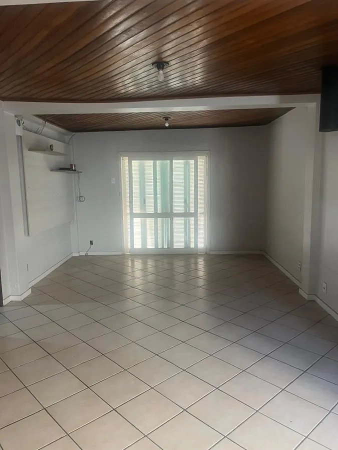Imagem de CASA NA RUA FERNANDO DE NORONHA 129