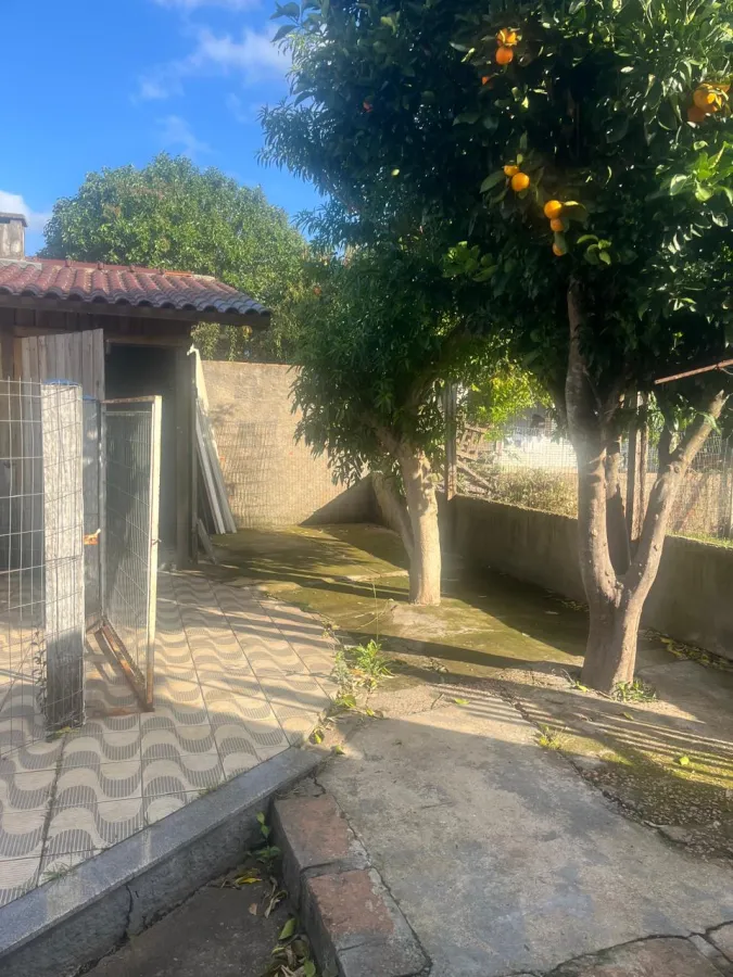 Imagem de CASA NA RUA FERNANDO DE NORONHA 129