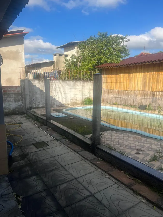 Imagem de CASA NA RUA FERNANDO DE NORONHA 129