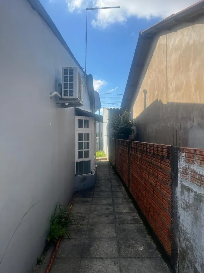 Imagem de CASA NA RUA FERNANDO DE NORONHA 129