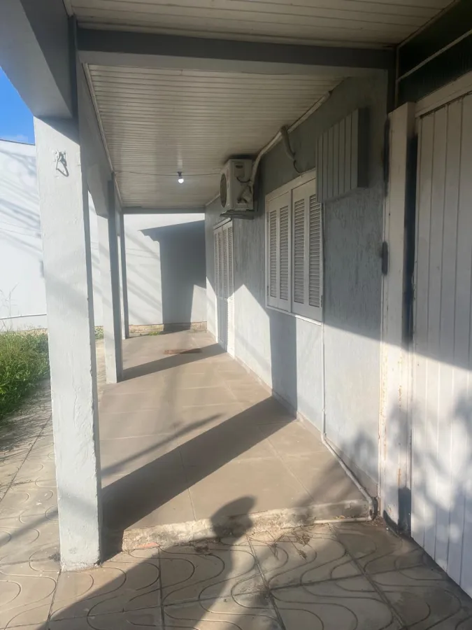 Imagem de CASA NA RUA FERNANDO DE NORONHA 129