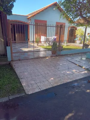 Imagem de Casa com três dormitórios no bairro sul america